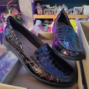 Clark's Gael Angora, Brown crop shiny loafers